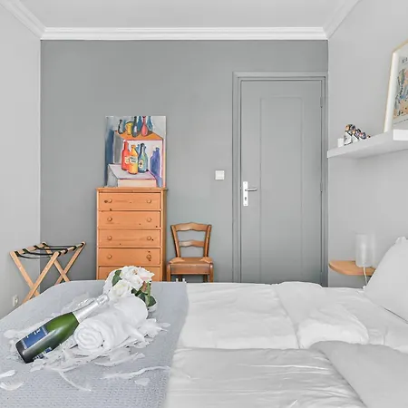 Elegant Parisien Avec Double Balcon Apartment